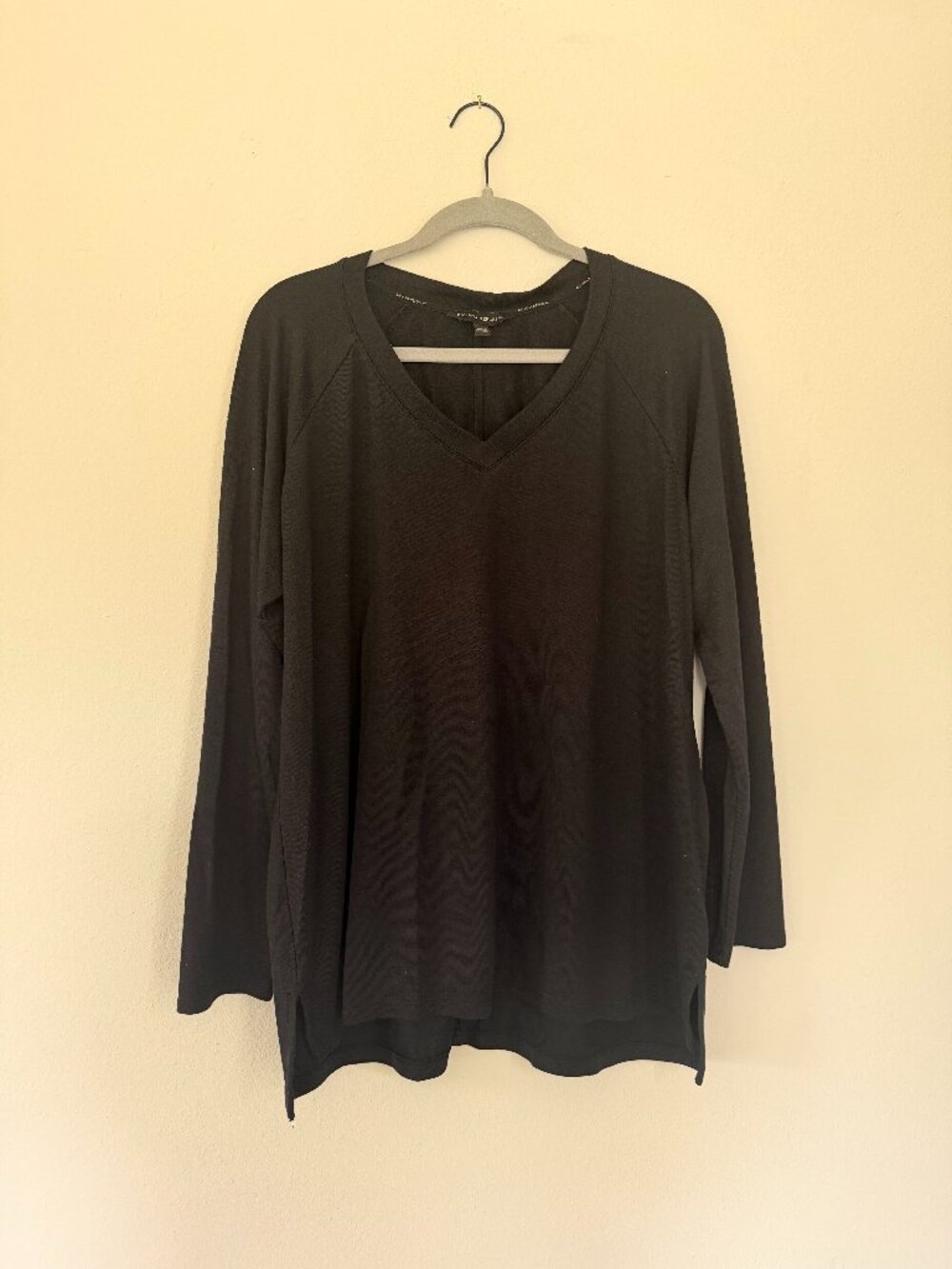 Vintage Banana Republic Black Long Sleeve V Neck Tee Size L